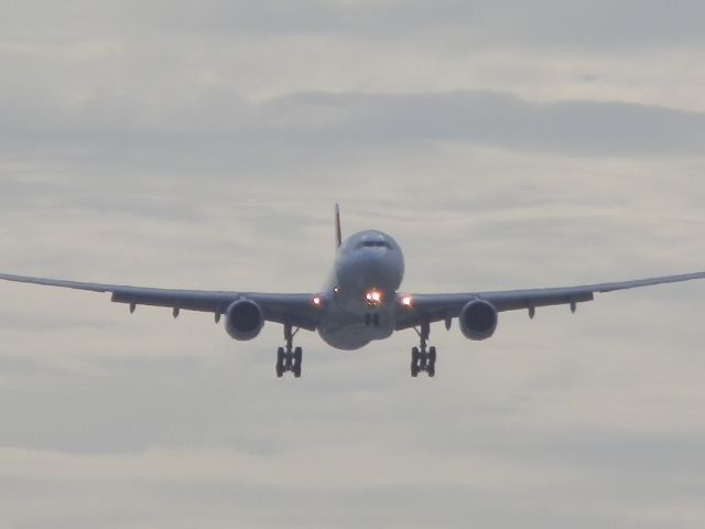 Airbus A330-300 (HB-JHK)