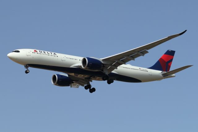 Airbus A330-900 (N433DX) - 03/05/2025:br /The daily flight JFK > TLV, final to runway 12.