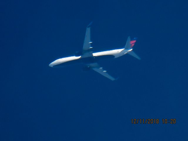 Boeing 737-900 (N807DN)