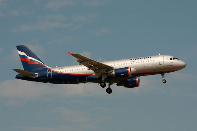 Airbus A320 (VQ-BIV)