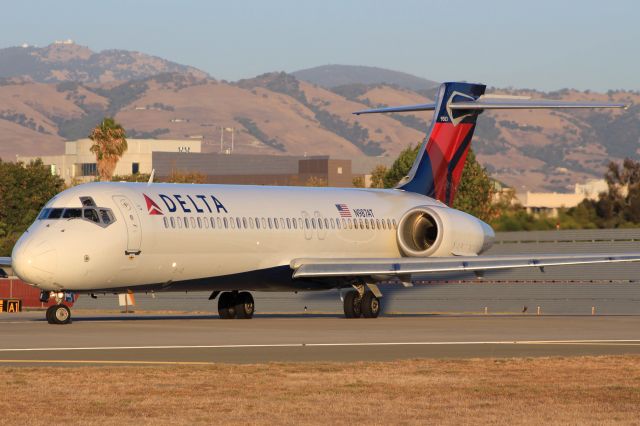 Boeing 717-200 (N987AT)