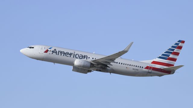 Boeing 737-800 (N841NN) - Departing LAX on 25R