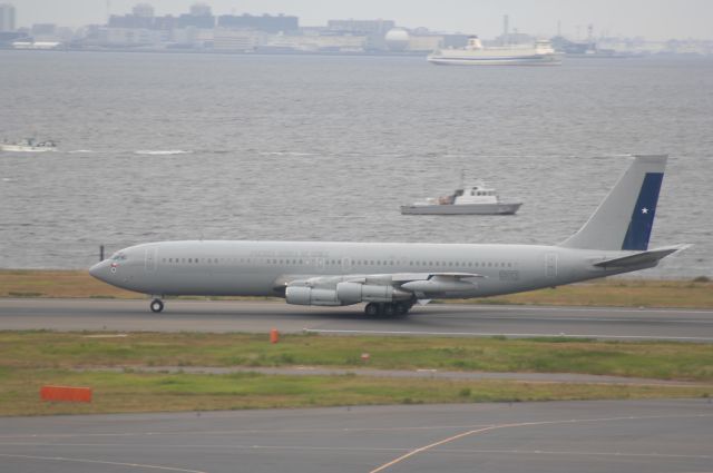 Boeing 707-100 (N903) - Landing at Haneda Intl Airport 34R on 2007/9/2 Chile Air Force