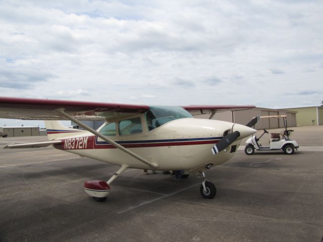 Cessna Skylane (N8372M) - 1976 182p  My 1st plane  April 26, 2010