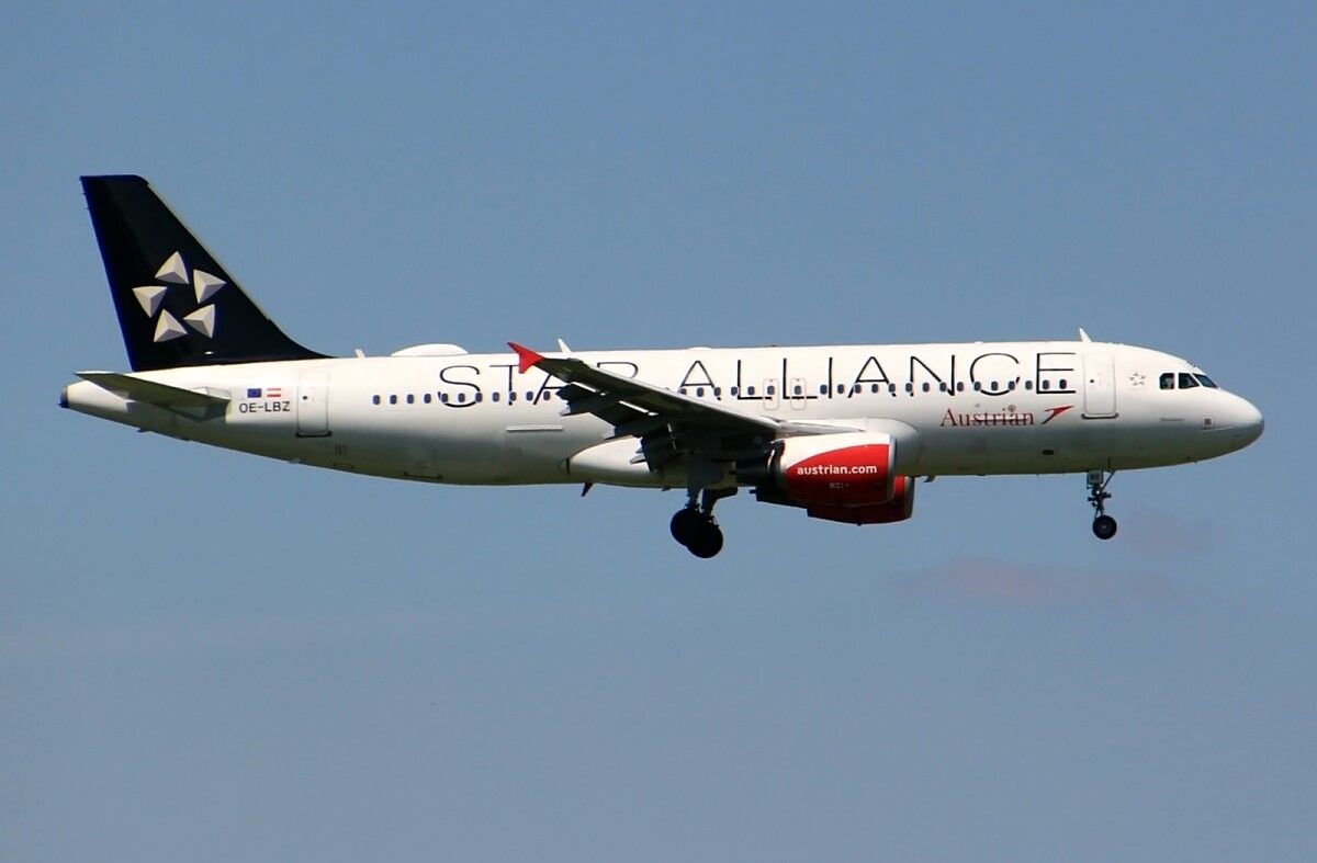 Airbus A320 (OE-LBZ)