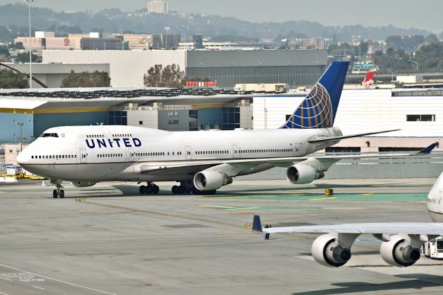 Boeing 747-400 (N178UA)