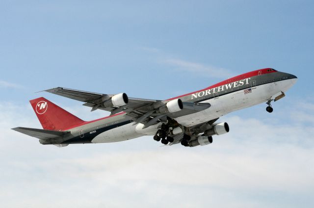 Boeing 747-200 (N623US) - NW flt 9804 departing Rwy 32 for HNL, operating military charter from KWI via AMS 01Mar09