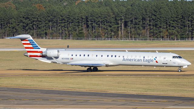 Canadair Regional Jet CRJ-900 (N548NN)