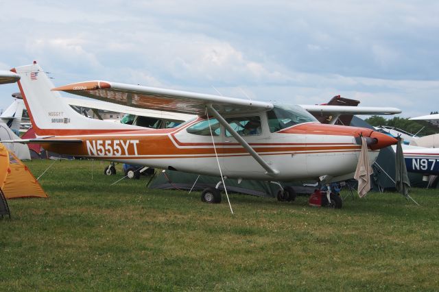 Cessna Skylane (N555YT)