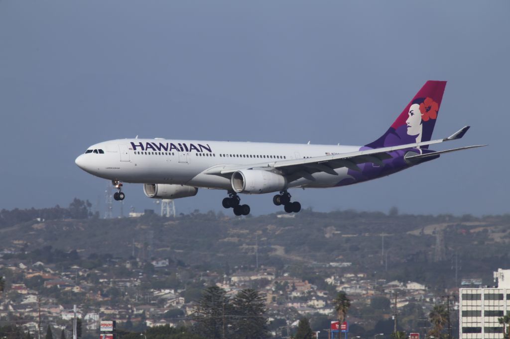 Airbus A330-200 (N386HA)