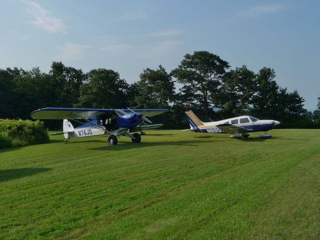 Piper Cherokee (N6957J)