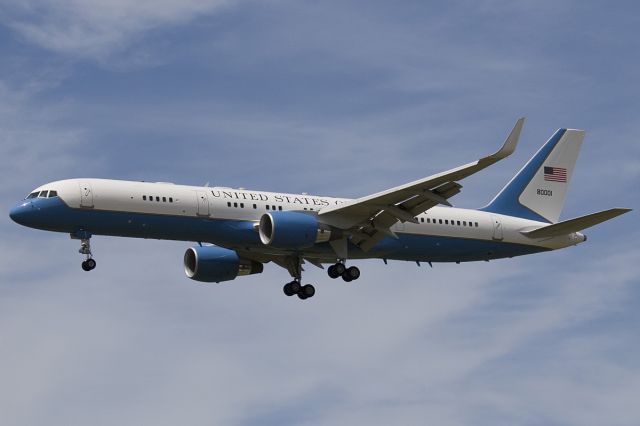 Boeing 757-200 (98-0001) - 8 JAN 2008