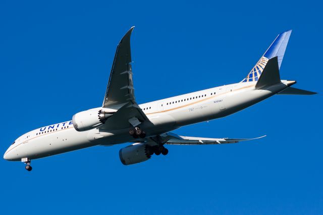 Boeing 787-9 Dreamliner (N26967)