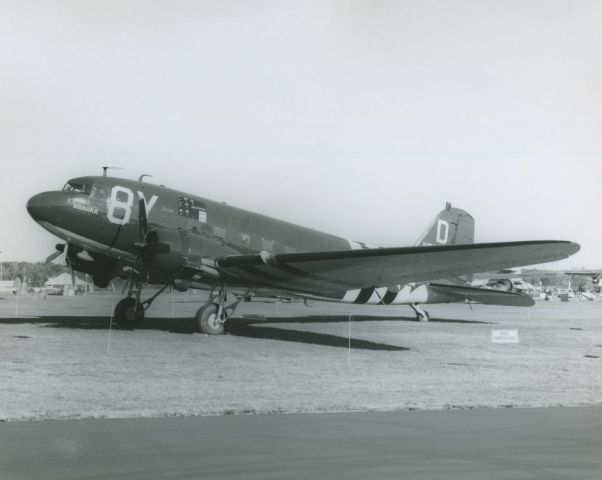 Douglas DC-3 (N3239W) - scanned from photographbr /Haahka