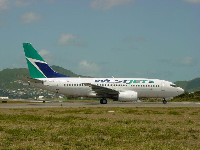 Boeing 737-700 (C-FZWS)
