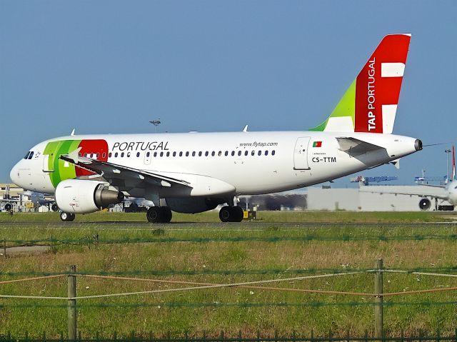 Airbus A320 (CS-TTM)