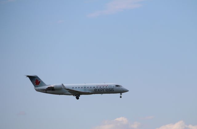 Canadair Regional Jet CRJ-200 (C-FWRS) - CRJ-200