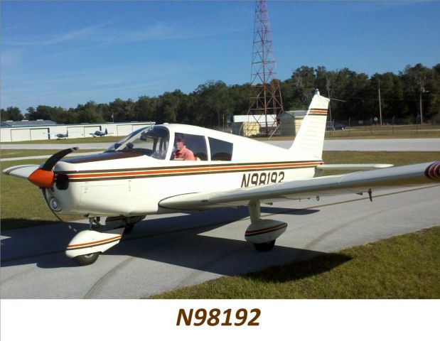 Piper Cherokee (N98192) - Taxiing to hangar