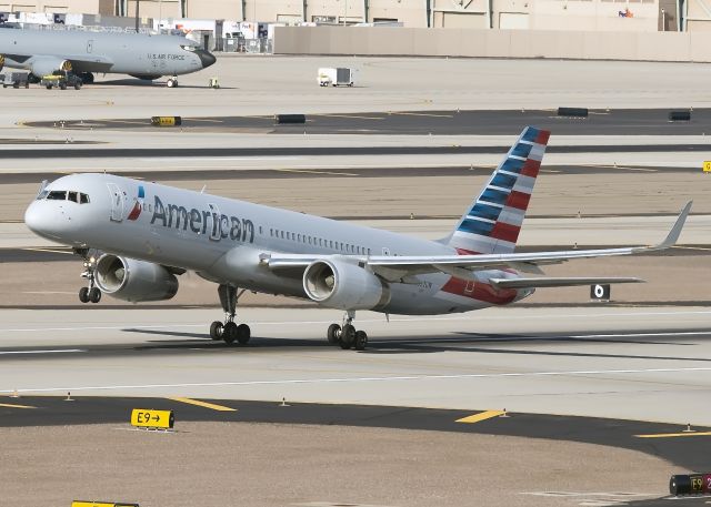 Boeing 757-200 (N937UW)