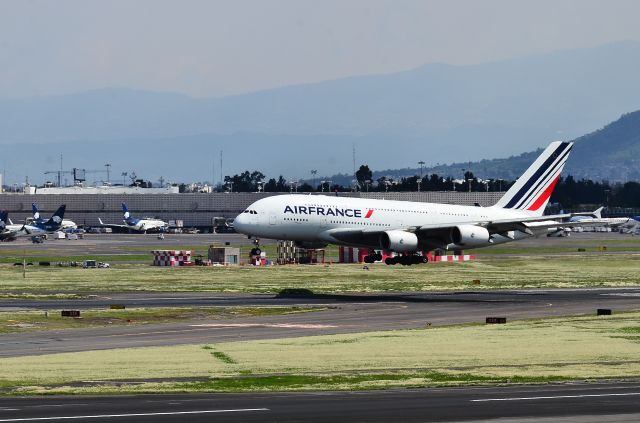 Airbus A380-800 (F-HPJE)