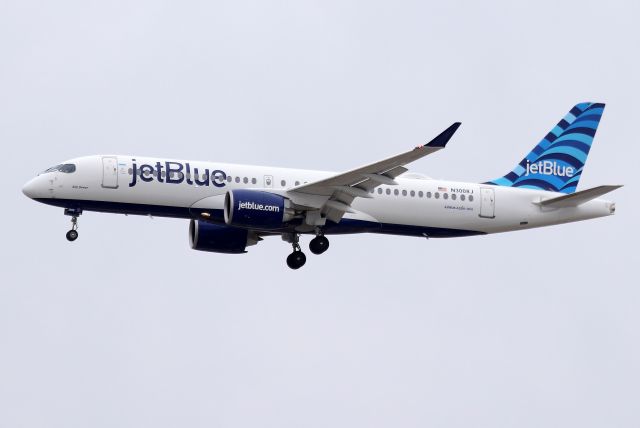 Airbus A220-300 (N3008J) - JBU 6126 jetBlue's brand new A220-300 arriving Tampa on a captain and first officer training flight