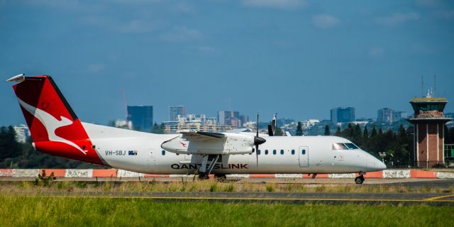 de Havilland Dash 8-300 (VH-SBJ)