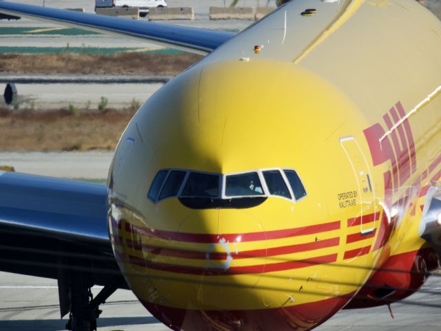 BOEING 777-200LR (N776CK)