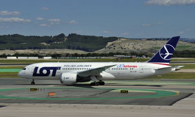 Boeing 787-8 (SP-LRF) - LOT Boeing 787-8 Dreamliner SP-LRF in Madrid