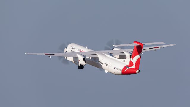 de Havilland Dash 8-400 (VH-LQB)