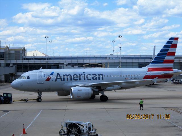 Airbus A319 (N753US) - Pushing Back