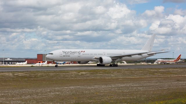 Boeing 737-700 (VP-BJO)