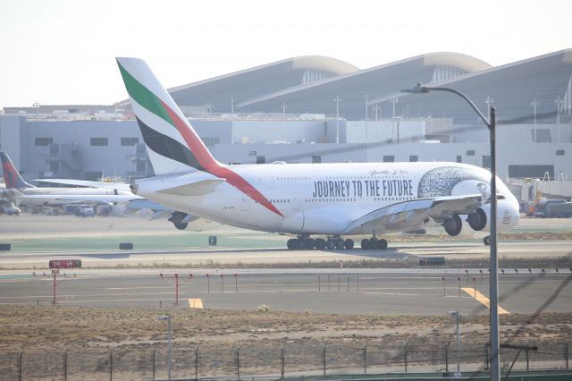 Airbus A380-800 (A6-EVK)