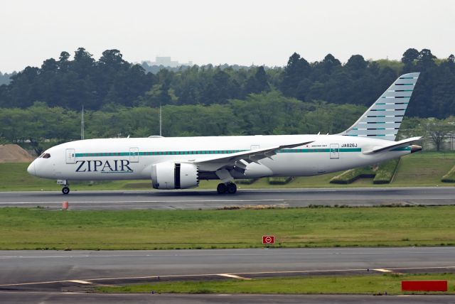 Boeing 787-8 (JA826J)