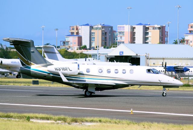 Embraer Phenom 300 (N316FL)