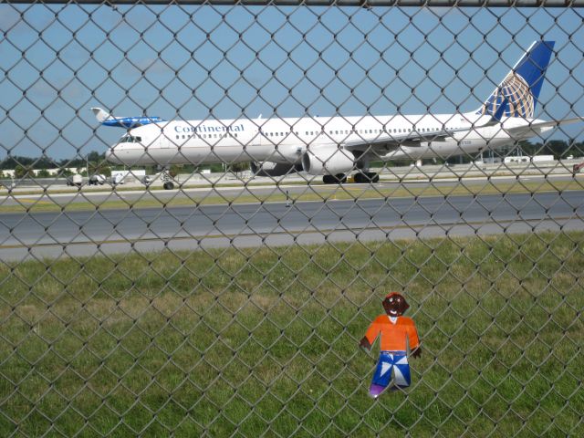 Piper Aerostar (UNKNOWN) - Viewing area at KFLL