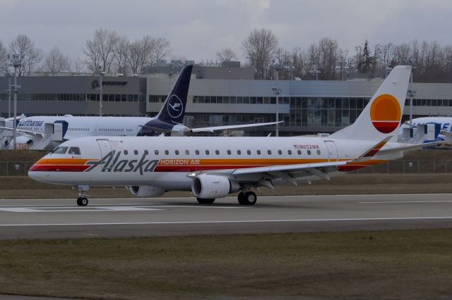 Embraer 175 (N652MK) - Horizon retro E175