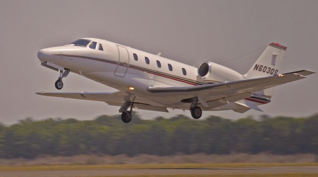 Cessna Citation V (N603QS) - Takeoff RWY 28 Cape May County NJ