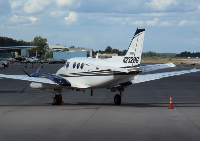 Beechcraft King Air 90 (N232BG) - Wing lockers.