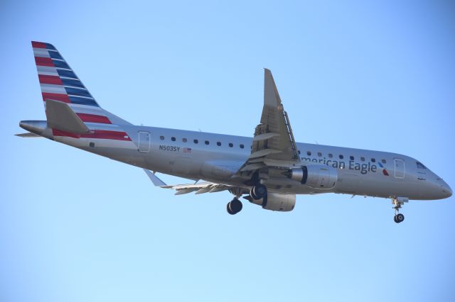EMBRAER 175 (long wing) (N503SY)
