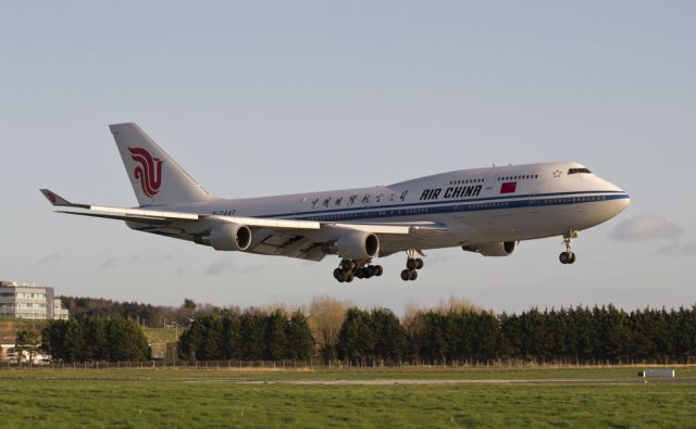 Boeing 747-400 (B-2447)