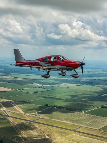 Cirrus SR-22 (N85WF)