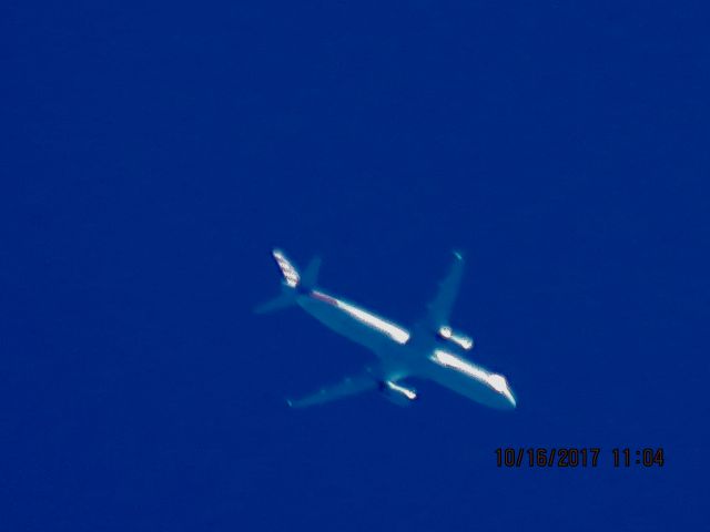 Airbus A321 (N563UW)