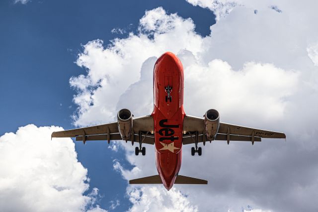 Airbus A320 (VH-VGF) - On final approach to RWY 34 at Melbourne