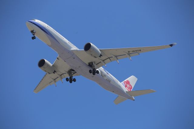 Airbus A350-900 (B-18908)