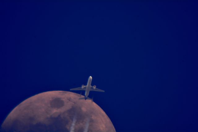 BOEING 767-300 (N109FE) - FedEx 3013 Newark N. J. to L. A. south of  Cleveland 34,000 ft .05-03-17