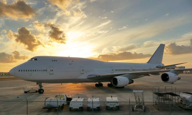 BOEING 747-300 (N789SA)