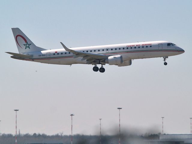 Embraer ERJ-190 (CN-RGO)