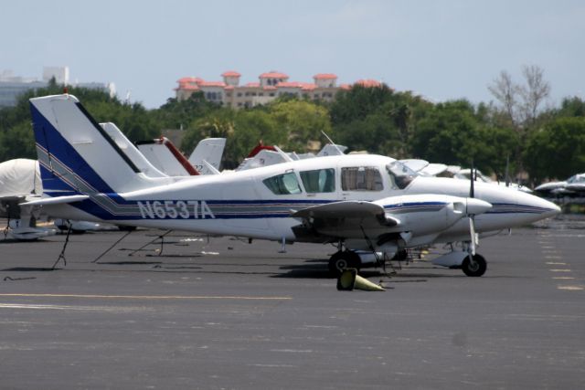 Piper Aztec (N6537A) - 08-Apr-11