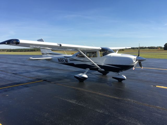 Cessna Skylane (N8EM)