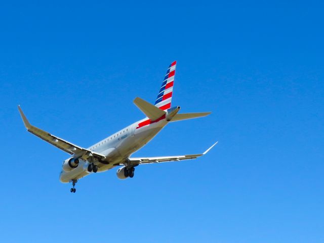 Embraer 175 (N502SY) - SKW6311br /LAX-TULbr /10/13/22